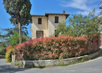 Facciata - Appartamento via Privata del Parco Casana, Rapallo - foto 12