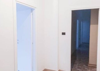 Ingresso - Quadrilocale via Pellegrino Tibaldi, Bologna (zona Bolognina) - foto 2