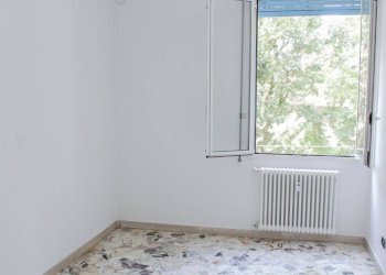 Camera da letto - Quadrilocale via Pellegrino Tibaldi, Bologna (zona Bolognina) - foto 25