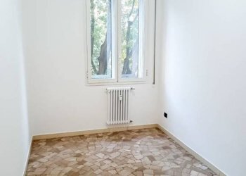 Camera da letto - Quadrilocale via Pellegrino Tibaldi, Bologna (zona Bolognina) - foto 44