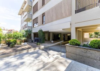 Facciata - Quadrilocale via Giovanni Arrivabene, 40, Roma - foto 25