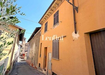 Facciata - Quadrilocale via Gozani, 7, San Giorgio Monferrato - foto 1