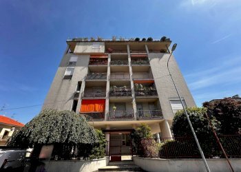 Facciata - Three-room apartment via Carlo Tenca, 2, Gallarate - photo 3