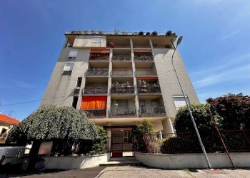 Facciata - Three-room apartment via Carlo Tenca, 2, Gallarate - photo 4