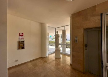 Corridoio - Three-room apartment via Carlo Tenca, 2, Gallarate - photo 5