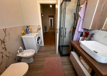 Bagno - Three-room apartment via Carlo Tenca, 2, Gallarate - photo 8