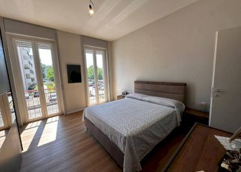 Camera da letto - Three-room apartment via Carlo Tenca, 2, Gallarate - photo 17