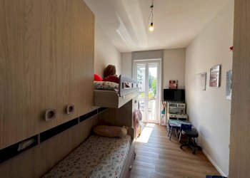 Camera da letto - Three-room apartment via Carlo Tenca, 2, Gallarate - photo 33