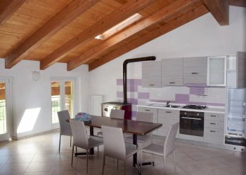 Cucina - Attico via Vecchia di Pianfei, 4, Villanova Mondovì - foto 1