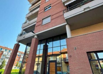 Facciata - Two-room apartment via Benevento, 12, Torino (neighborhood Vanchiglietta) - photo 1