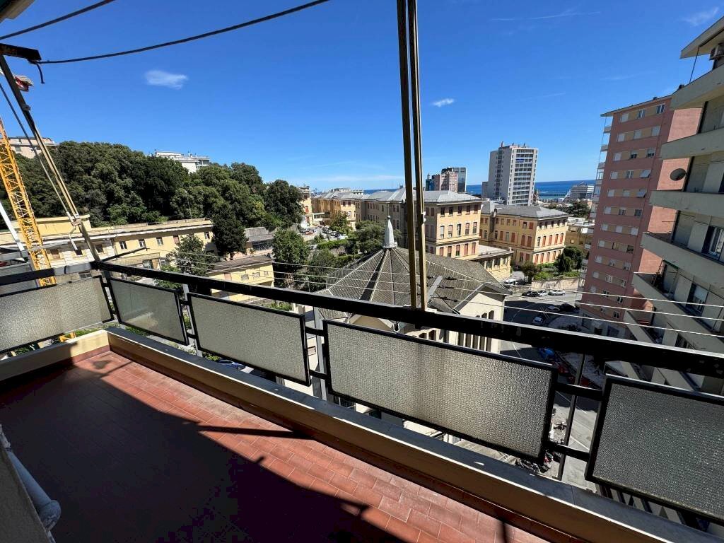 Balcone - Trilocale corso Ferdinando Magellano, Genova (zona Sampierdarena) - foto 2