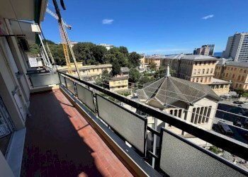 Balcone - Trilocale corso Ferdinando Magellano, Genova (zona Sampierdarena) - foto 1