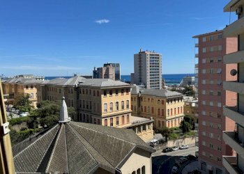 Vista - Trilocale corso Ferdinando Magellano, Genova (zona Sampierdarena) - foto 3