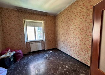 Camera da letto - Trilocale corso Ferdinando Magellano, Genova (zona Sampierdarena) - foto 6
