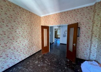 Camera da letto - Trilocale corso Ferdinando Magellano, Genova (zona Sampierdarena) - foto 10