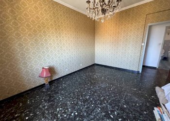 Camera da letto - Trilocale corso Ferdinando Magellano, Genova (zona Sampierdarena) - foto 13