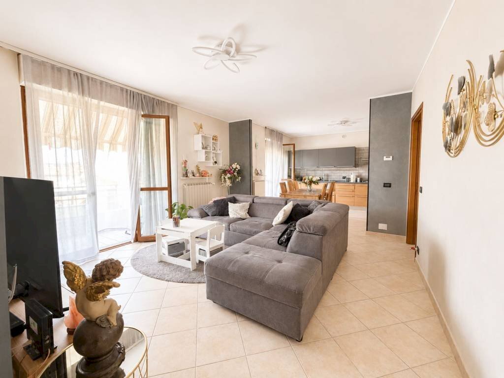 Salone - Four-room apartment via Vecchia di Cuneo, 115, Beinette - photo 2