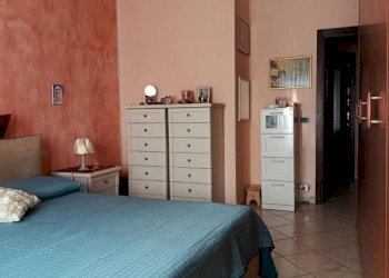Camera da letto - Trilocale corso Casale, 14, Asti - foto 23