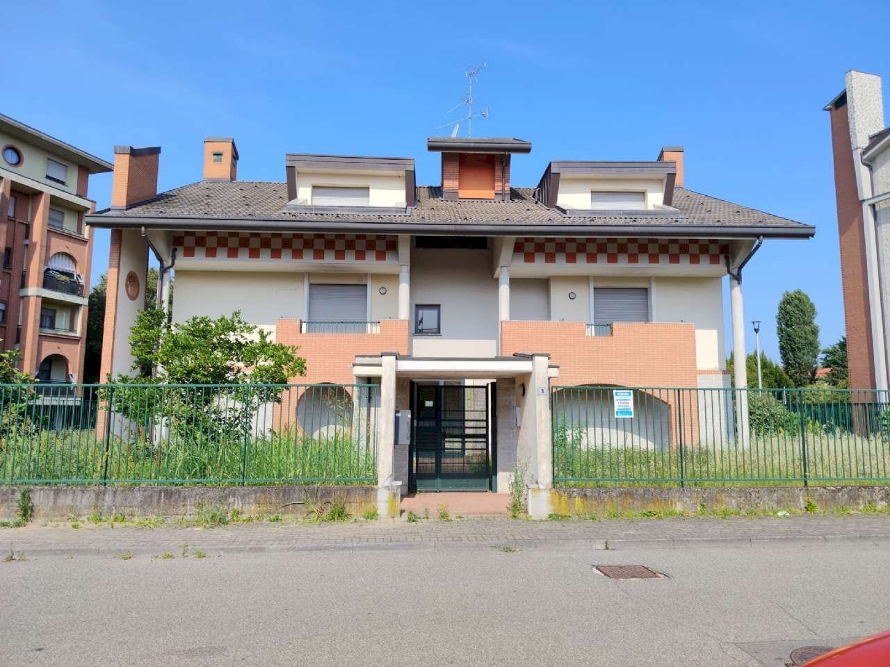 b8555ed9-14e1-4aeb-8996-226d39d1a057 - Appartamento largo Donatello, Abbiategrasso - foto 1