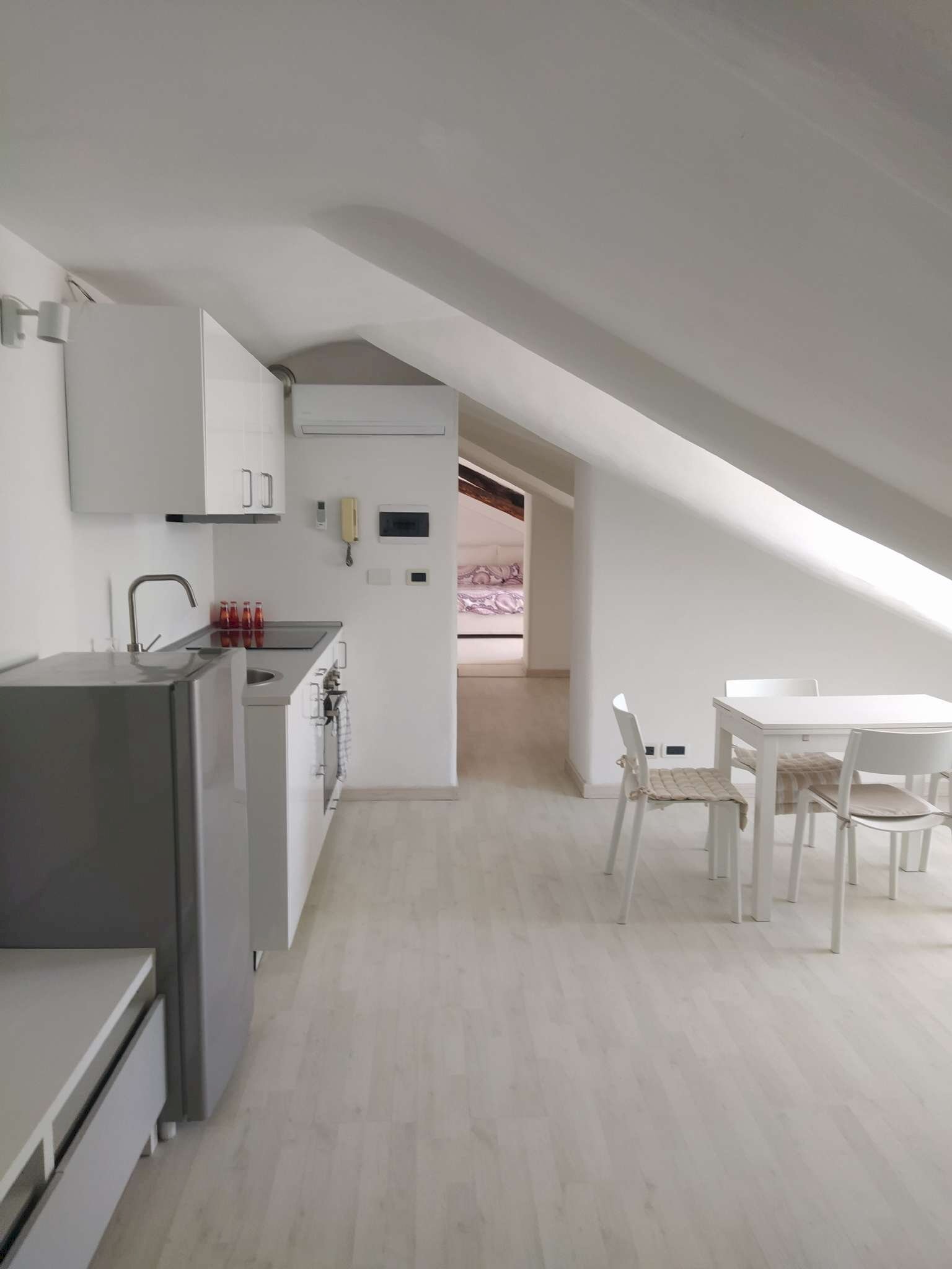 zona giorno con angolo cottura - Two-room apartment via Fratelli Calandra, 9, Torino (neighborhood Centro) - photo 1