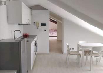 zona giorno con angolo cottura - Two-room apartment via Fratelli Calandra, 9, Torino (neighborhood Centro) - photo 1