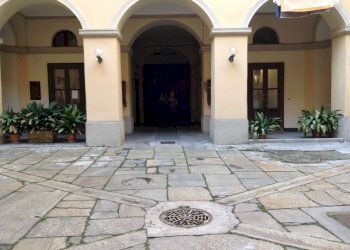 cortile interno - Two-room apartment via Fratelli Calandra, 9, Torino (neighborhood Centro) - photo 3
