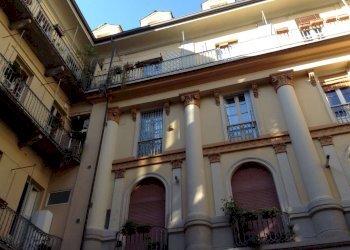 cortile interno - Two-room apartment via Fratelli Calandra, 9, Torino (neighborhood Centro) - photo 4