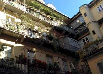 cortile interno - Two-room apartment via Fratelli Calandra, 9, Torino (neighborhood Centro) - photo 5