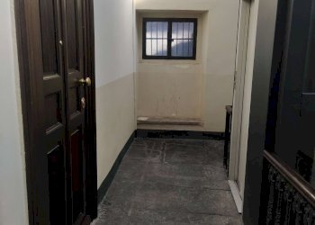 pianerottolo - Two-room apartment via Fratelli Calandra, 9, Torino (neighborhood Centro) - photo 6