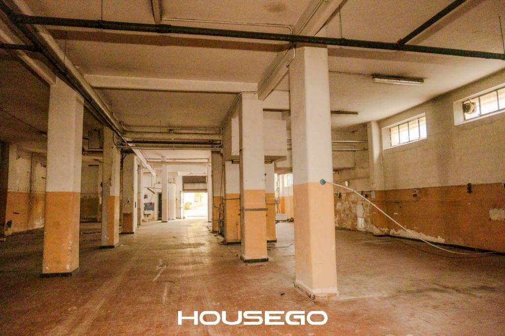 Magazzino - Box via Fratelli Canale, 18c, Genova (zona Borgoratti) - foto 1