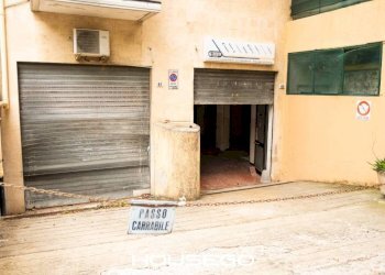 Facciata - Box via Fratelli Canale, 18c, Genova (zona Borgoratti) - foto 10