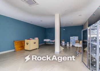 Interno non residenziale - Negozio via Scafati, 69, Sant'Antonio Abate - foto 9