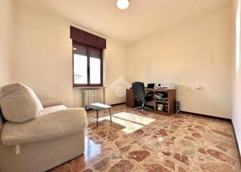 Four-room apartment Strada Statale 35 Per Genova, Tortona - photo 10