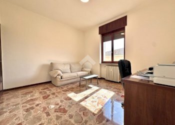 Four-room apartment Strada Statale 35 Per Genova, Tortona - photo 12