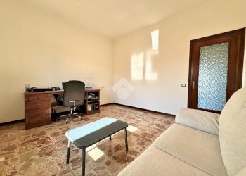 Four-room apartment Strada Statale 35 Per Genova, Tortona - photo 15