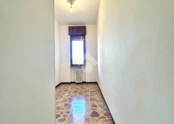 Four-room apartment Strada Statale 35 Per Genova, Tortona - photo 44