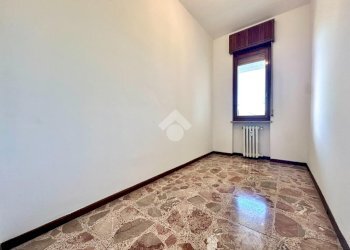 Four-room apartment Strada Statale 35 Per Genova, Tortona - photo 46
