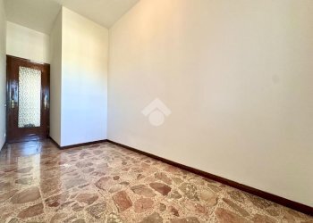 Four-room apartment Strada Statale 35 Per Genova, Tortona - photo 47