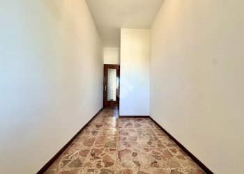 Four-room apartment Strada Statale 35 Per Genova, Tortona - photo 48