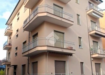 Two-room apartment Via francesco crispi, Alba - photo 1