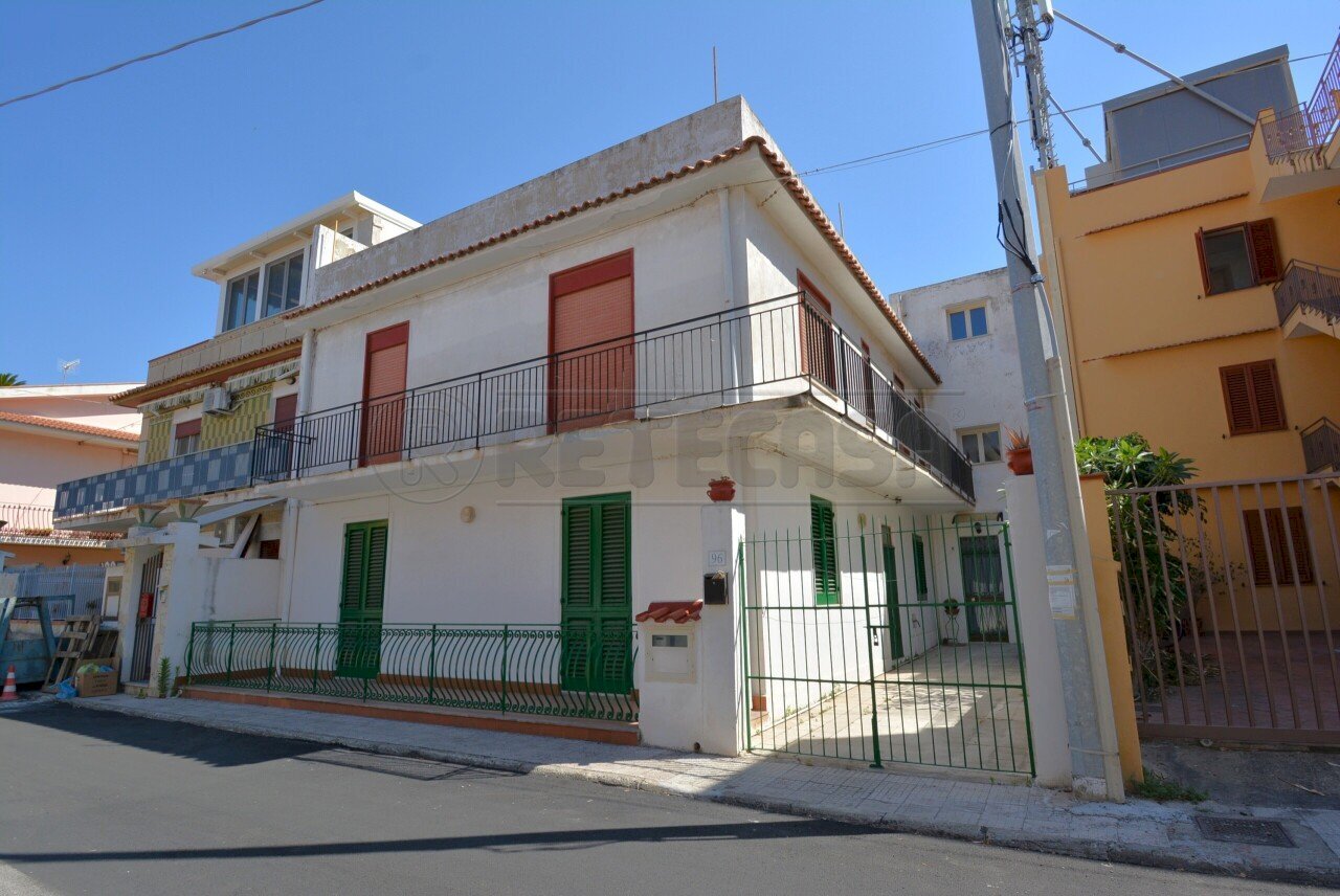 DSC_0101 - Four-room apartment Via Canale Torre Faro 12, Messina - photo 1