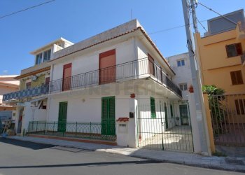 DSC_0101 - Four-room apartment Via Canale Torre Faro 12, Messina - photo 1