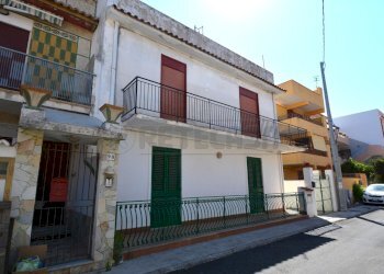 DSC_0102 - Four-room apartment Via Canale Torre Faro 12, Messina - photo 2