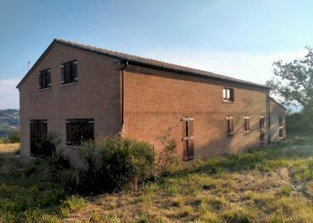 10 DI LEO IMMOBILIARE VENDE  CASOLARE DA RISTRUTTU - Casa indipendente Monterubbiano - foto 8