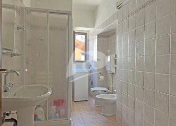bagno - Appartamento Via Giosuè Carducci 10, Cittiglio - foto 20