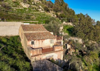 DJI_20241211152315_0392_D.MP4_snapshot_00.17.603 - Casale CONTRADA ZIRETTO, Castelmola - photo 13