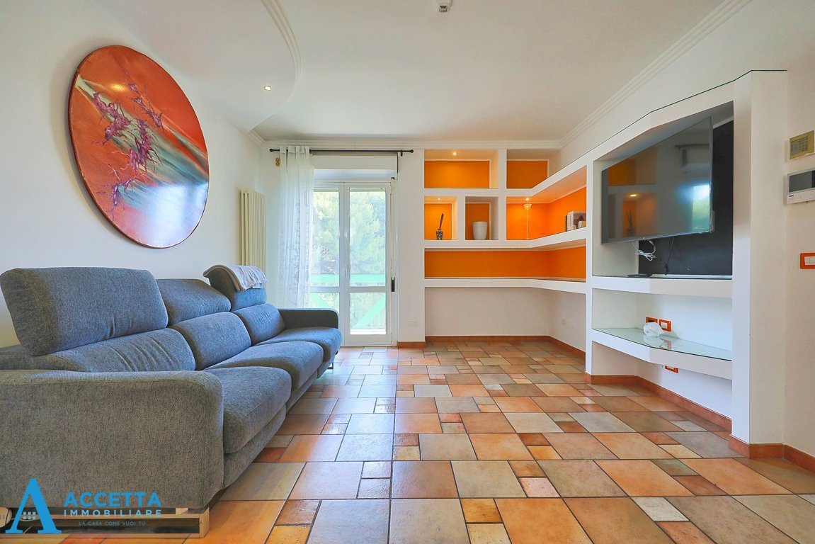 Living - Appartamento Via Lago Ampollino 23, Taranto - foto 1