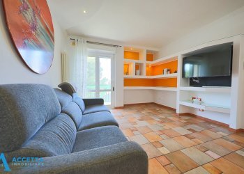 Living - Appartamento Via Lago Ampollino 23, Taranto - foto 3