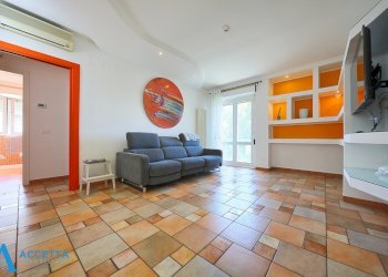 Living - Appartamento Via Lago Ampollino 23, Taranto - foto 4