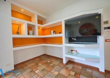 Living - Appartamento Via Lago Ampollino 23, Taranto - foto 5